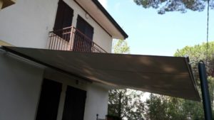 tenda a vela per esterno di una villa RIF: TS133