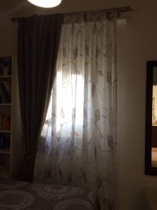 sottotenda con calata in raso oscurante su doppio bastone RIF: TC5