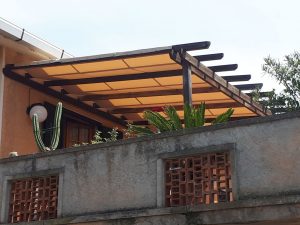 copertura su misura per struttura per esterni in legno RIF: SE112