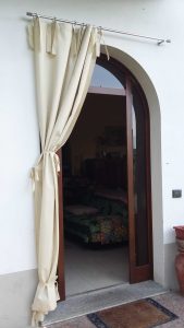 tenda in tessuto acrilico mano morbida e antimuffa su bastone in alluminio RIF: TC479