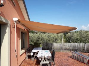 tenda a bracci cassonettata in poliestere