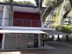 tenda a bracci in tessuto poliestere bianco